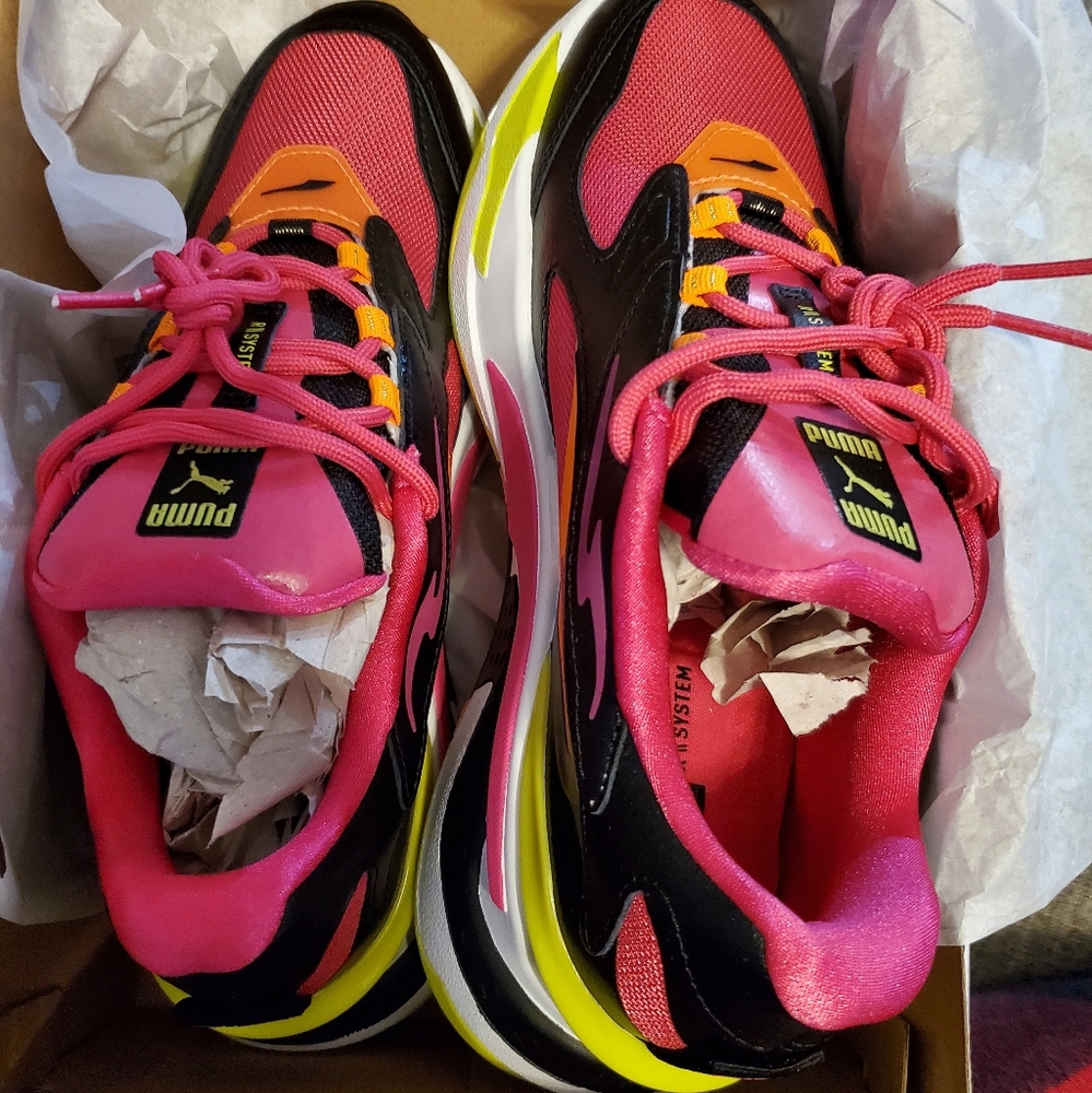NWT Puma Sneakers